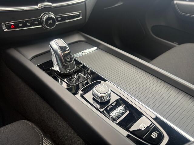 Volvo XC60 2.0 T8 AWD Momentum 360 cam I Adapt. cruise I Pano I All-in prijs!