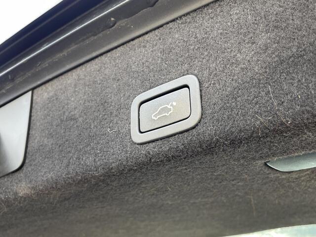 Volvo XC60 2.0 T5 FWD Polar+ Automaat - Navigatie - Stoelverwarming - Lederen bekleding