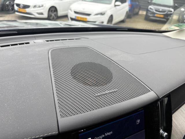 Volvo XC60 2.0 T8 Plug-in hybrid AWD Inscription | Google | Harman Kardon audio | Trekhaak | Dealeronderhouden | Elektrische stoelverstelling | Stoel- en stuurverwarming | Adaptive cruise control | Navigatie | Apple Carplay / Android Auto | Lederen bekleding |