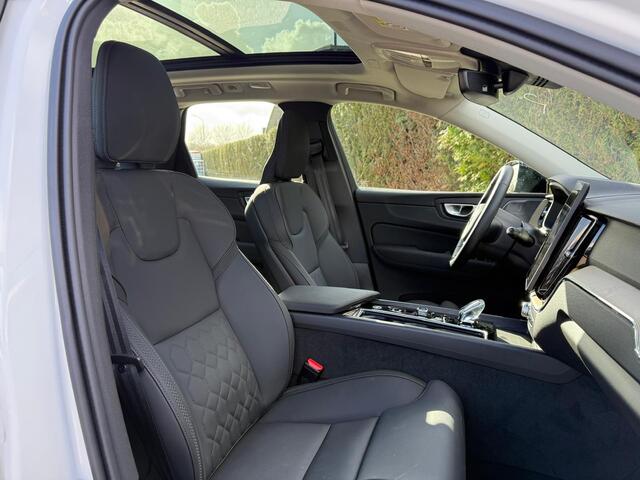 Volvo XC60 2.0 T6 Plug-in hybrid AWD Plus Dark | Panoramadak | 360 camera | Harman/Kardon | Stoel/Stuur Verwarming |