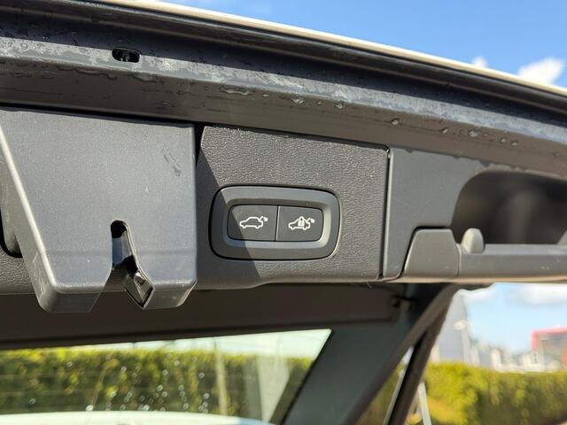 Volvo XC60 2.0 T6 Plug-in hybrid AWD Plus Dark | Panoramadak | 360 camera | Harman/Kardon | Stoel/Stuur Verwarming |