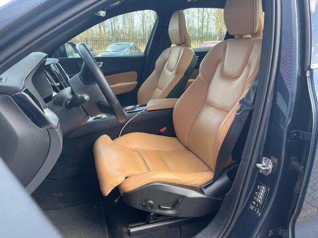 Volvo XC60 2.0 T8 Twin Engine AWD Inscription | Trekhaak | Panorama dak | Elektrisch verstelbare bestuurdersstoel | Parkeer sensoren achter | Leer | Climate control |