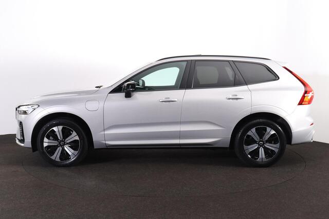 Volvo XC60 T6 Recharge AWD Plus Dark - Panorama/schuifdak - IntelliSafe Assist & Surround - Harman/Kardon audio - Adaptieve LED koplampen - Verwarmde voorstoelen, stuur & achterbank - Parkeersensoren voor & achter - Elektr. bedienb. voorstoelen met geheugen - Draadl