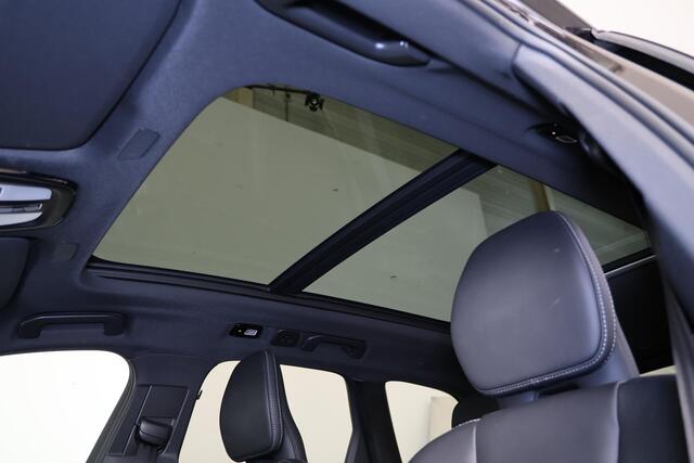 Volvo XC60 T6 Recharge AWD Ultra Black Edition - Luchtvering - Panorama/schuifdak - IntelliSafe Assist & Surround - 360º Camera - Bowers & Wilkins audio - Adaptieve LED koplampen - Verwarmde voorstoelen, stuur & achterbank - Parkeersensoren voor & achter - Elektr. b