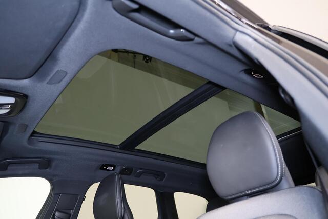Volvo XC60 T6 Recharge AWD Ultra Black Edition - Panorama/schuifdak - IntelliSafe Assist & Surround - 360º Camera - Bowers & Wilkins audio - Adaptieve LED koplampen - Verwarmde voorstoelen, stuur & achterbank - Parkeersensoren voor & achter - Elektr. bedienb. voorst