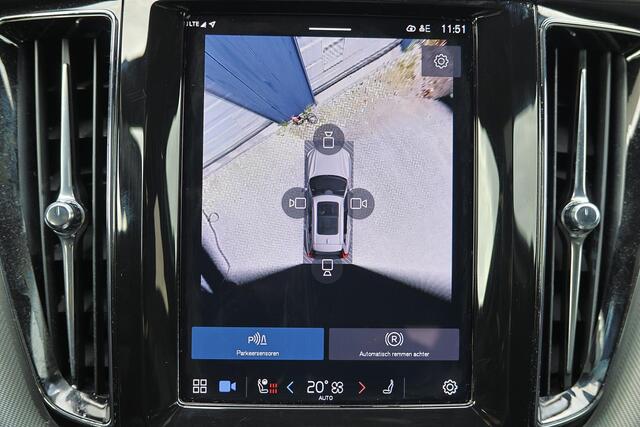 Volvo XC60 T6 Recharge AWD Ultra Black Edition - Panorama/schuifdak - IntelliSafe Assist & Surround - 360º Camera - Bowers & Wilkins audio - Adaptieve LED koplampen - Verwarmde voorstoelen, stuur & achterbank - Parkeersensoren voor & achter - Elektr. bedienb. voorst