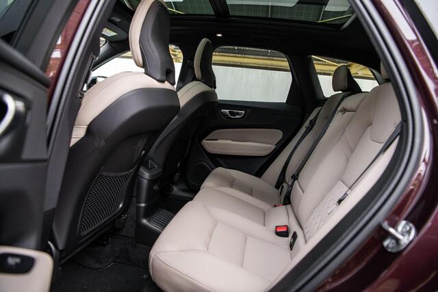 Volvo XC60 2.0 T6 Plug-in hybrid AWD Dark | Facelift | Heico Body Kit | Panoramadak | 22" Velgen | Trekhaak| Getint Glas | Head-Up | 360 Camera | Panoramadak | Sportonderstel |