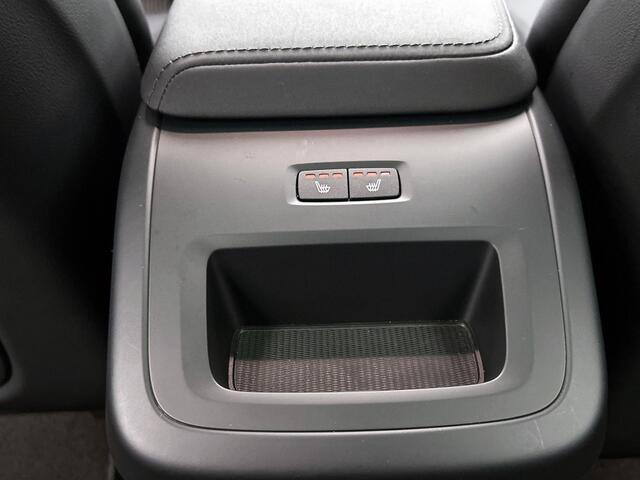 Volvo XC60 2.0 T6 AWD Plus Dark | Trekhaak | Panoramadak | Head-Up Display