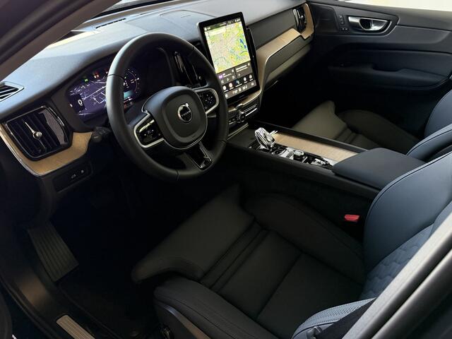 Volvo XC60 2.0 T6 AWD ULTRA DARK NIEUWE AUTO ELEK.TREKHAAK HARMAN KARDON HEADUP 360.CAM LEER SCHUIFDAK PHEV Plug in Hybrid ? Top Auto's Wijchen , Altijd een Ruim aanbod van Volvo's i BUSINESS / CORE / BRIGHT / DARK / ULTRA DARK / PLUS DARK / BLACK EDITION / ESSEN