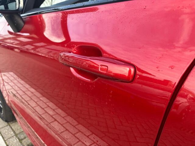 Volvo XC60 B5 R-Design | Luchtvering | Bowers & Wilkins | Memory | Panoramadak |