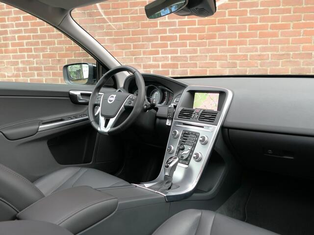 Volvo XC60 T5 AUT FWD Polar+ Panoramadak / Standkachel / Trekhaak