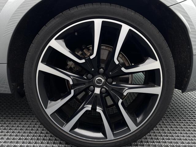 Volvo XC60 2.0 T8 Twin Engine AWD Inscription / Luchtvering / Trekhaak / Pano. dak / Massagestoelen / Elek. verstelbare stoelen / Voor+achter+stuur verwarmd / 360 camera / Head-up display / Polestar upgrade