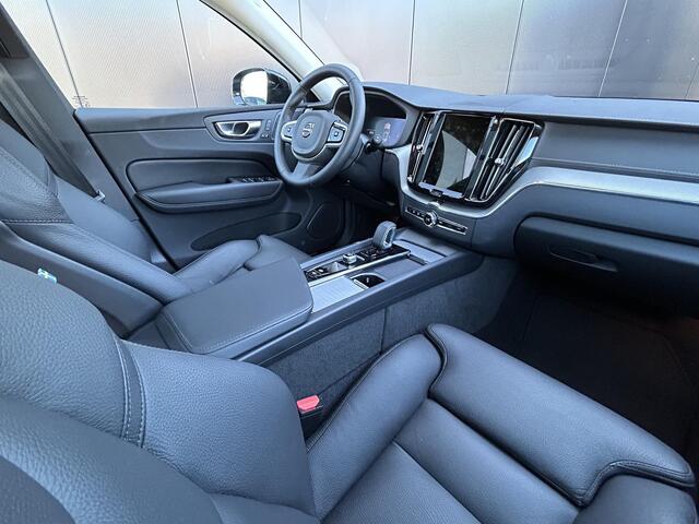 Volvo XC60 2.0 T6 Plug-in hybrid AWD Ultra Dark 360 Camera / Head-up display / Harman Kardon audio / trekhaak / Panorama dak / stoel- en stuurverwarming / leer