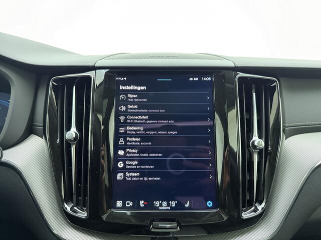 Volvo XC60 T8 Plug-in hybrid AWD Ultra Dark | 360 | Trekhaak | Luchtvering | Stoel & Stuur verwarming | H&K Audio |