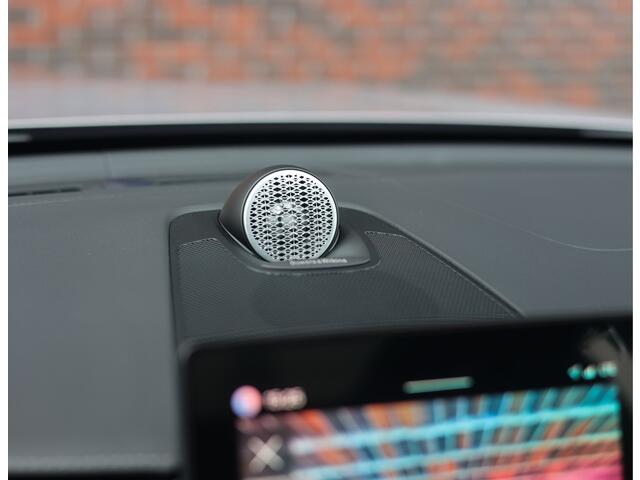 Volvo XC60 T8 AWD Polestar Engineered | Pano - Trekhaak - Bowers&Wilkins