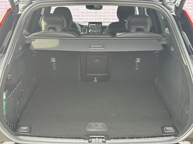 Volvo XC60 2.0 T6 Plug-in hybrid AWD Plus Black Edition | Facelift | Trekhaak | Memory | 360° camera | Stoelverwarming V+A | Stuurverwarming | Harman/Kardon | DAB | BLIS | Adaptieve cruise |