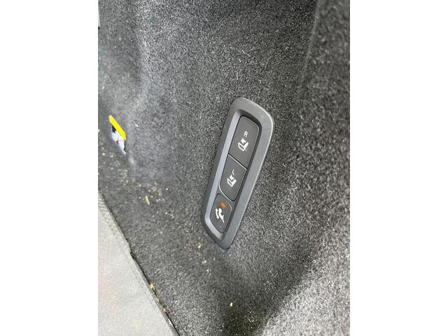 Volvo XC60 2.0 T5 Inscription | Head-up Display | 360 Graden Camera | Panoramadak | Nappaleder | Stoelventilatie | Elektrisch Verstelbare Voorstoelen | Navigatie | Apple Carpley | Android Auto