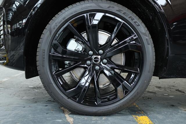 Volvo XC60 2.0 T8 Plug-in hybrid AWD Ultra Black Edition | Luchtvering | Bowers & Wilkins Premium Audio | 360° Parkeercamera | Parkeersensoren voor + achter | Google Infotainment | Parkeerverwarming | Nieuw Model | Nappa Lederen bekleding