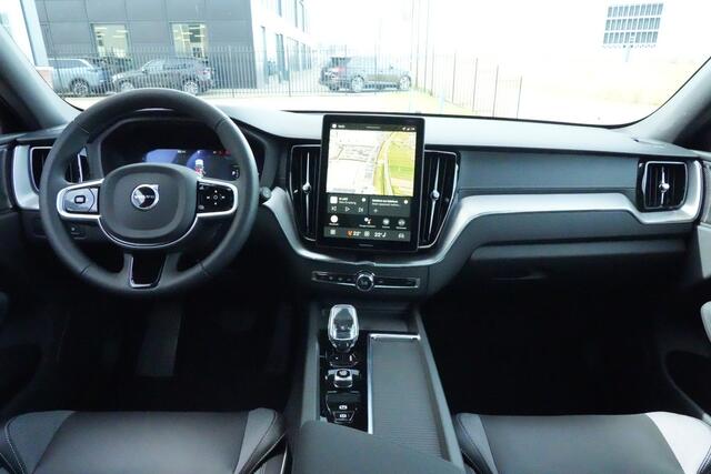 Volvo XC60 2.0 T6 Plug-in hybrid AWD Ultra Black Edition 350pk Panoramadak/360camera/Harmankardon