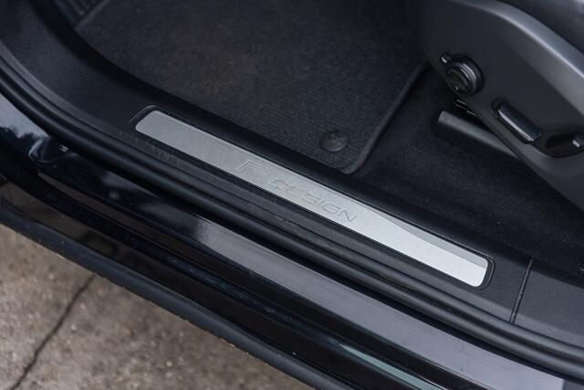 Volvo XC60 T8 Aut. R-Design Leder Parkeercamera Stoelverwarming 390pk