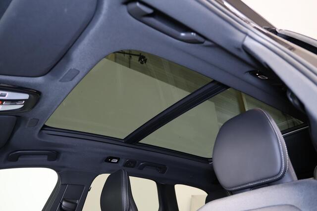 Volvo XC60 T6 Recharge AWD Plus Black Edition - Panorama/schuifdak - IntelliSafe Assist & Surround - 360º Camera - Harman/Kardon audio - Adaptieve LED koplampen - Verwarmde voorstoelen, stuur & achterbank - Parkeersensoren voor & achter - Elektr. bedienb. voorstoele
