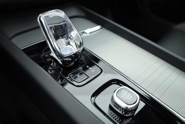 Volvo XC60 T6 Plug-in hybrid Plus Dark | Pano | Memory seats | 360cam | Elek. Trekhaak | 20'' | Pilot Assist | Stoel- Stuurverw.