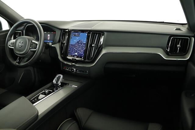 Volvo XC60 2.0 T6 Plug-in hybrid AWD Plus Black Edition / Opendak / HarmanKardon / Pilot assist