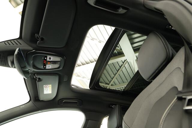 Volvo XC60 2.0 T6 Plug-in hybrid AWD Plus Black Edition / Opendak / HarmanKardon / Pilot assist