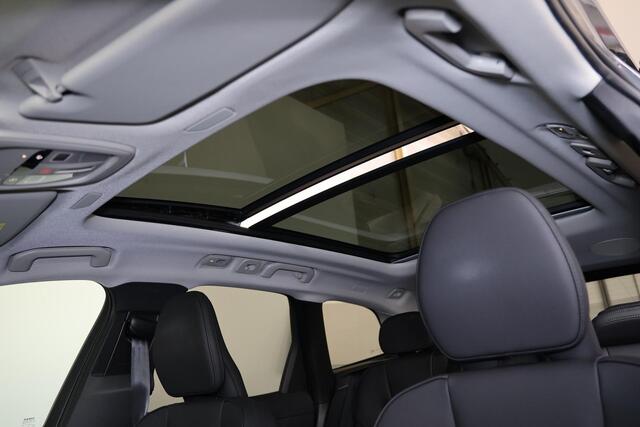 Volvo XC60 T6 Recharge AWD Plus Bright - Panorama/schuifdak - IntelliSafe Assist & Surround - 360º Camera - Harman Kardon audio - Verwarmde voorstoelen, stuur & achterbank - Parkeersensoren voor & achter - Elektr. bedienb. voorstoelen met geheugen - Head up display