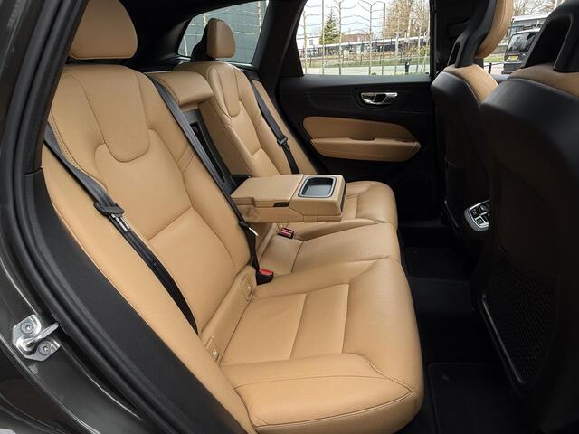 Volvo XC60 2.0 T5 AWD Inscription / Pine Grey / NL-auto