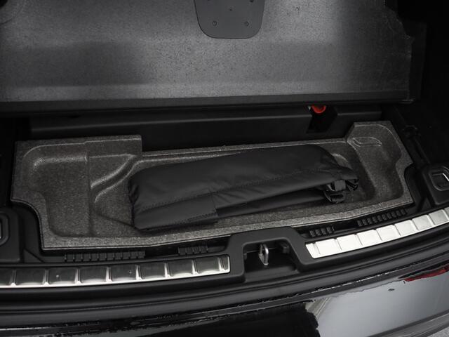 Volvo XC60 2.0 T6 Plug-in hybrid AWD Plus Black Edition | Harman Kardon | Panoramadak | Leer | Stoelverwarming Voor en Achter | 360° Camera | Stuurwielverwarming | Apple CarPlay/ Android Auto