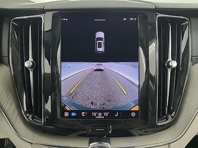 Volvo XC60 2.0 T8 PHEV AWD Ultimate Bright BOMVOL | TREKH. | BOWERS & WILKINS | PANO | LEER