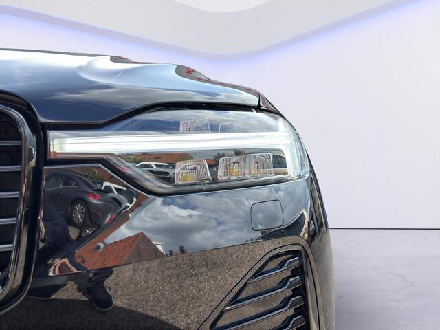 Volvo XC60 2.0 B4 Plus Dark /Sportstoelen met memory/ Full-LED/Dode hoek sensoren/Harman Kardon Audio/Stoelverwarming V+A/Semi-elektrische trekhaak/Keyless/Camera met PDC voor+achter/