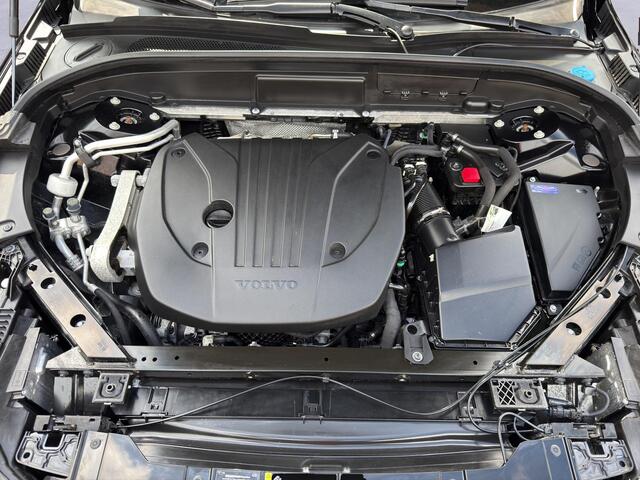 Volvo XC60 2.0 B4 Plus Dark /Sportstoelen met memory/ Full-LED/Dode hoek sensoren/Harman Kardon Audio/Stoelverwarming V+A/Semi-elektrische trekhaak/Keyless/Camera met PDC voor+achter/