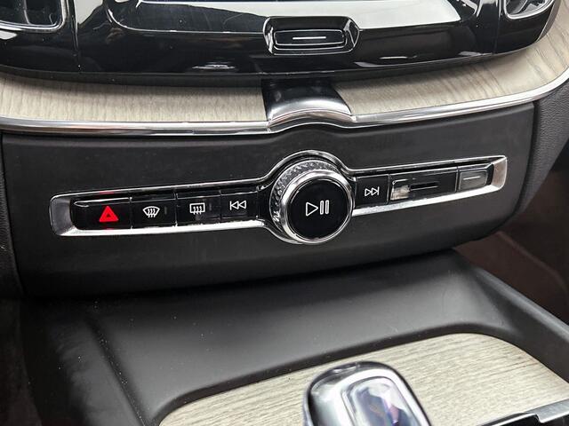 Volvo XC60 2.0 T8 | B&W | Trekhaak | Luchtvering | Stoelventilatie | Pano |