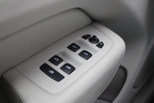 Volvo XC60 2.0 Recharge T8 AWD Inscription - B&W - 360 Camera - HUD - Stoel/Stuurverwarming - Pano - Pilot Assist - BLIS - Rijklaar