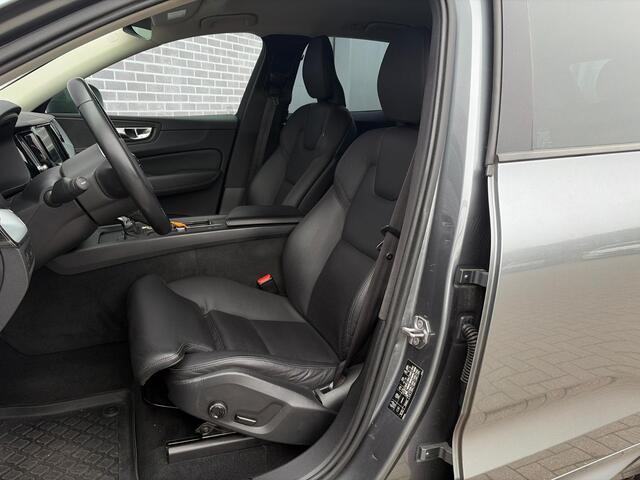 Volvo XC60 2.0 T5 Momentum | Trekhaak | Adaptive Cruise Control | BLIS | Camera | CarPlay | DAB+ | 19" |