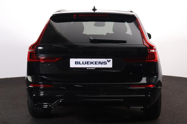 Volvo XC60 T6 Recharge AWD Plus Black Edition - Panorama/schuifdak - IntelliSafe Assist & Surround - 360º Camera - Harman Kardon audio - Adaptieve LED koplampen - Verwarmde voorstoelen, stuur & achterbank - Parkeersensoren voor & achter - Elektr. bedienb. voorstoele