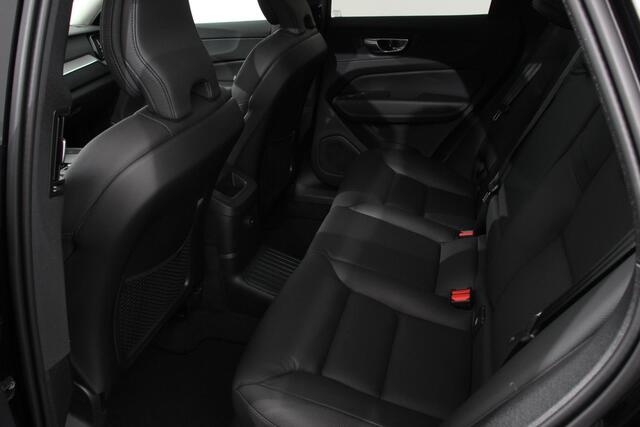 Volvo XC60 2.0 T6 398pk Plug-in hybrid AWD Plus Dark | Leder | Navigatie Google | Harman Kardon | Panorama dak | Lichtmetalen Velgen 19" | Dab | Stoelverwarming | Camera | Led