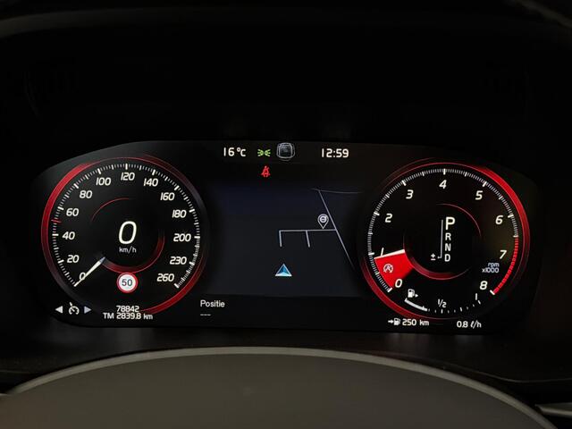 Volvo XC60 2.0 T4 R-Design | Trekhaak | Parkeercamera | Memory | Stoelverwarming | Verwarmde Voorruit | Getint Glas | CarPlay |
