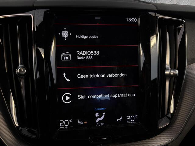 Volvo XC60 2.0 T4 R-Design | Trekhaak | Parkeercamera | Memory | Stoelverwarming | Verwarmde Voorruit | Getint Glas | CarPlay |
