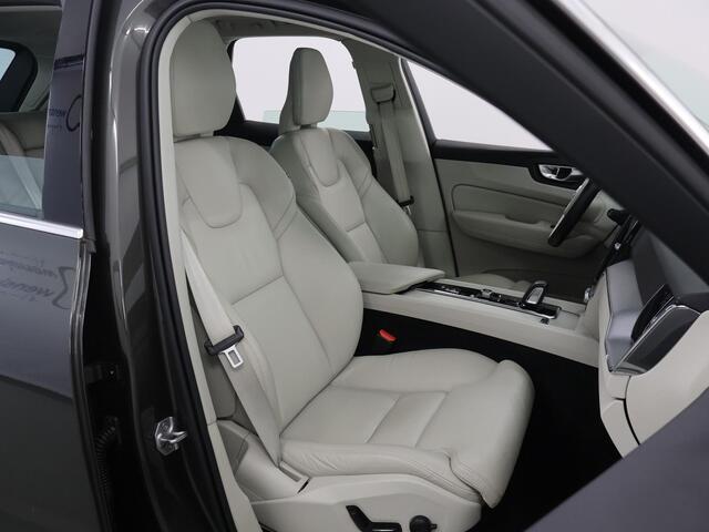 Volvo XC60 2.0 B5 Momentum Exclusive | Panoramadak | Elektrisch verstelbare Comfortstoelen + Geheugen | Navigatie | 360 Camera | DAB | Apple CarPlay/Android Auto | LED | Adaptieve Cruise Control | Ele. kofferdeksel | Harman/Kardon | Ele.wegklapbare trekhaak |