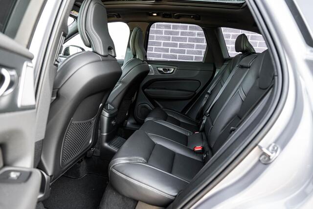Volvo XC60 2.0 T8 Plug-in hybrid AWD Ultra Dark Exec. Ed. | Bowers & Wilkins | Luchtvering | Stoelmassage & Ventilatie | Gelaagd glas | Head-up Display | 22'' |