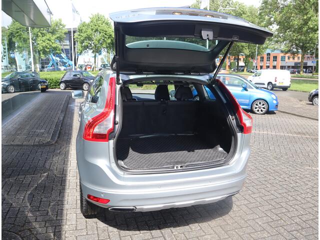Volvo XC60 2.0 T5 FWD Polar+ Panodak / Stoelverw. / Lage KM Uitzonderlijk nette staat!