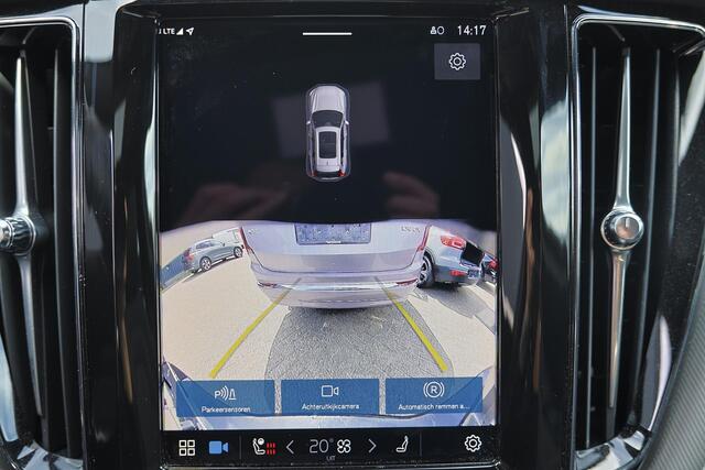 Volvo XC60 T8 Recharge AWD Ultra Black Edition - Panorama/schuifdak - IntelliSafe Assist & Surround - Harman/Kardon audio - Parkeercamera achter - Verwarmde voorstoelen, stuur & achterbank - Parkeersensoren voor & achter - Elektr. bedienb. voorstoelen met geheugen -
