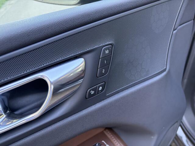 Volvo XC60 2.0 T8 Twin Engine AWD Inscription / AUTOMAAT / PANORAMADAK / LEER / CRUISE