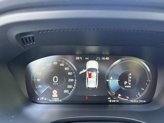 Volvo XC60 2.0 T8 Twin Engine AWD Inscription / AUTOMAAT / PANORAMADAK / LEER / CRUISE