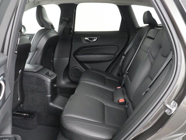 Volvo XC60 2.0 T8 Twin Engine AWD Inscription | SOH 88% | Trekhaak | Panoramadak | Carplay | Adaptive cruise | Navigatie | Camera | LEER | Elektrische achterklep| Bluetooth