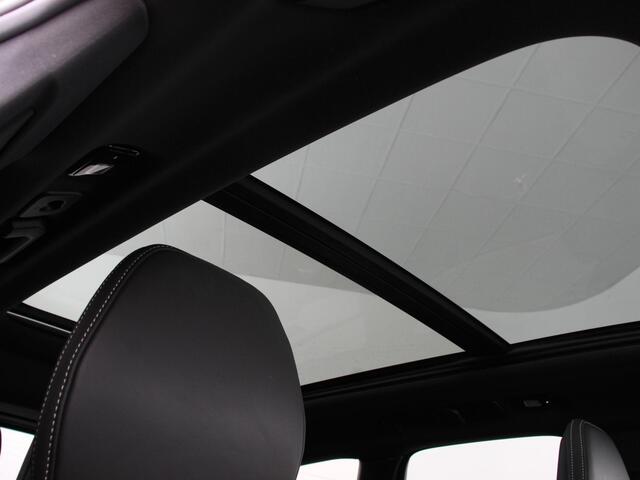 Volvo XC60 2.0 T6 Plug-in hybrid AWD Automaat Plus Dark Adaptieve cruise control Leder Navigatie Google Harman Kardon Panorama dak Lichtmetalen Velgen Dab Stoelverwarming Camera 360 Led Climate control Apple Carplay/ Android Auto