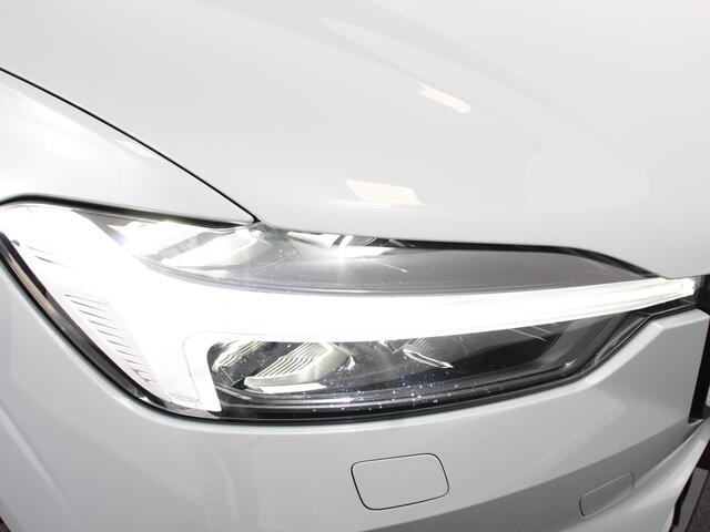 Volvo XC60 2.0 T6 Plug-in hybrid AWD Automaat Plus Dark Adaptieve cruise control Leder Navigatie Google Harman Kardon Panorama dak Lichtmetalen Velgen Dab Stoelverwarming Camera 360 Led Climate control Apple Carplay/ Android Auto